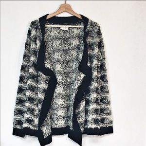 Lou & grey black white sweater size small